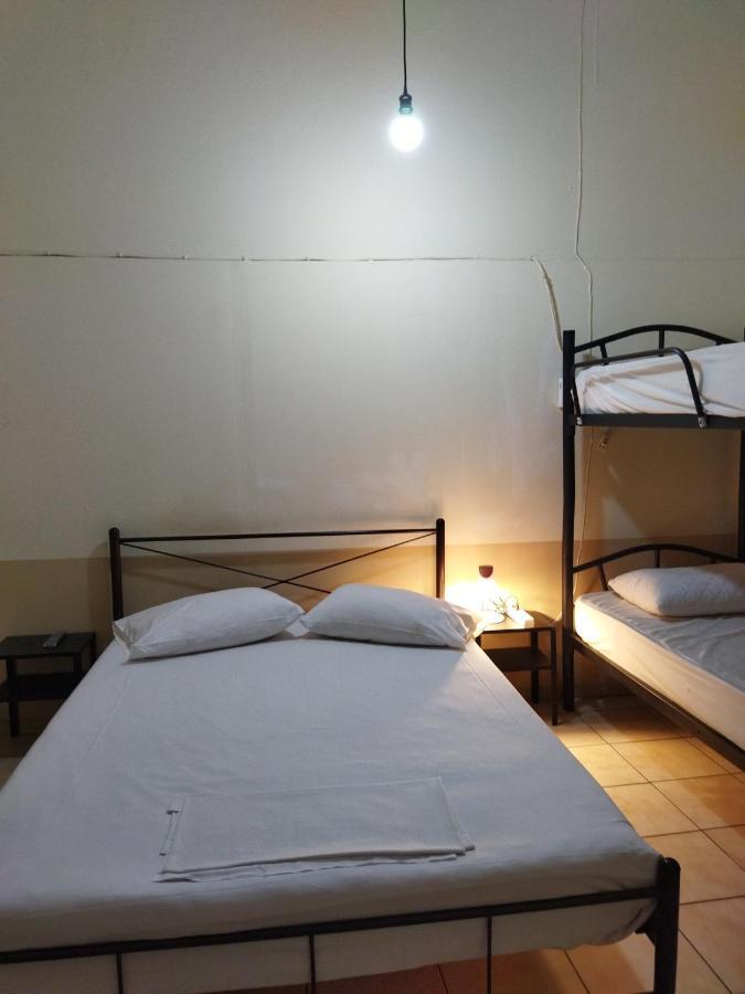 San Remo Hostel Athen Exterior foto