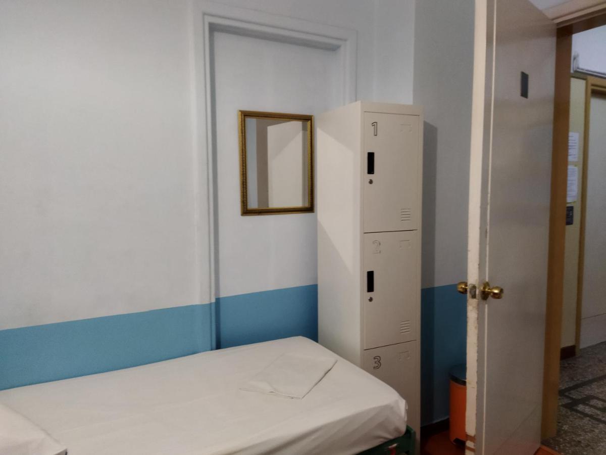 San Remo Hostel Athen Exterior foto
