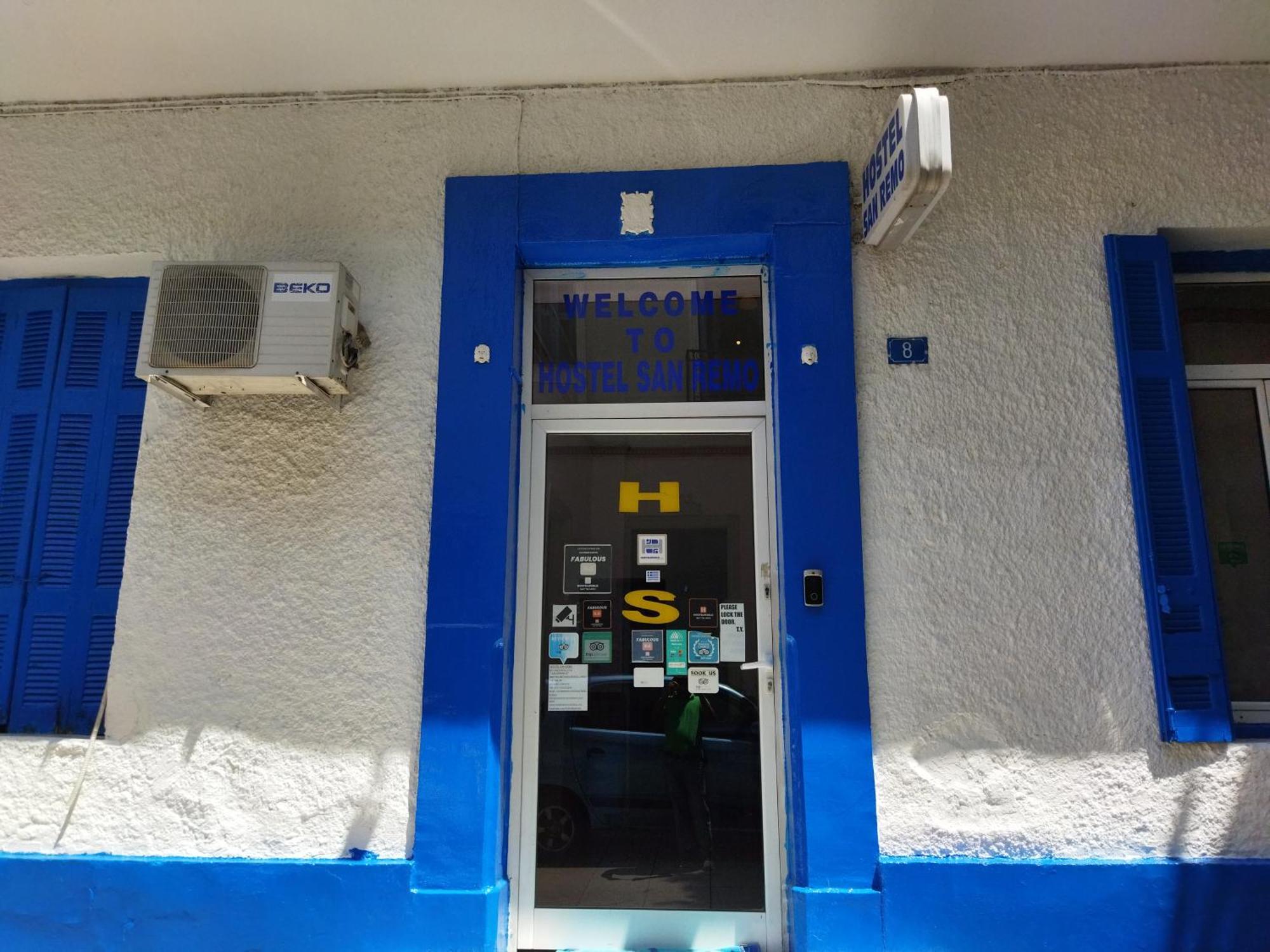 San Remo Hostel Athen Exterior foto